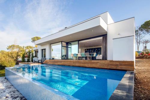 Caldes de Malavella Villa | Holiday Rentals at Camiral, a Quinta do Lago Resort