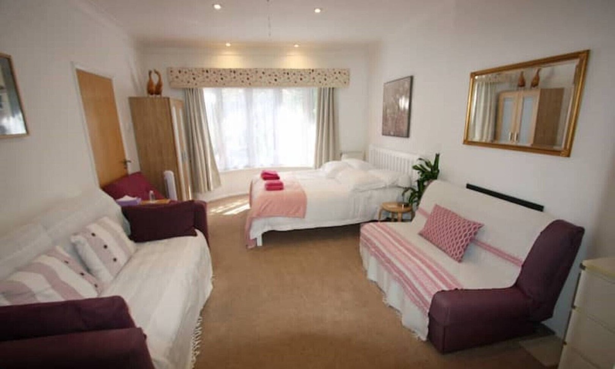 Royal Tunbridge Wells Apartment | Holiday Studio Flat/BnB