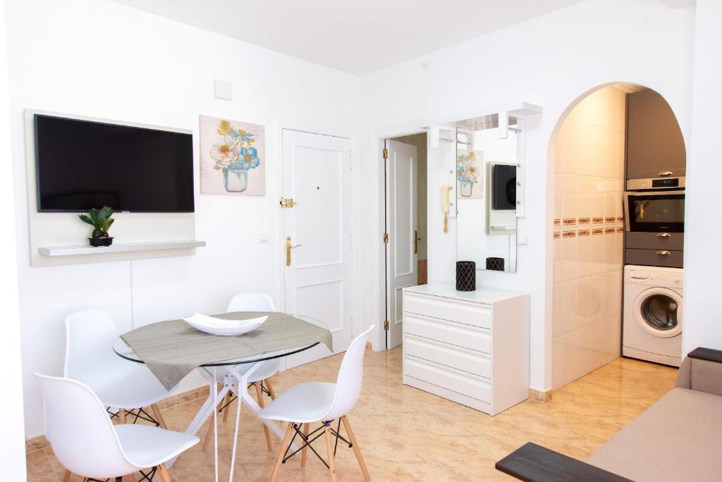 Torrevieja Apartment | Holiday Suite Caballero de Rodas 92