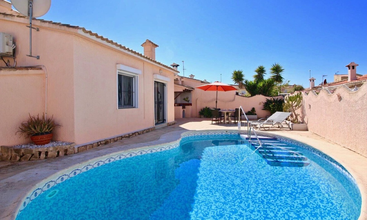 Denia Villa | Holiday villa 500m from the beach El Retiro KS