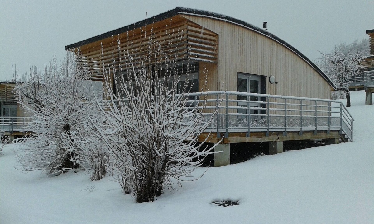 Menet Ski Chalet | HOLIDAY VILLAGE OF LAKE MENET/FACING THE LAKE OF 14 HECTARES