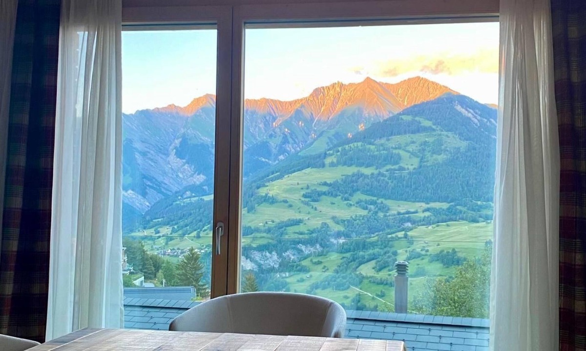 Cumbel Ski Chalet | Holidayhouse Lumnezia Lux
