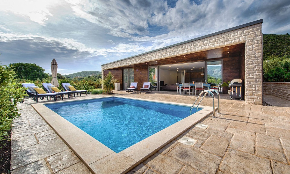 Zrnovo Villa | Holidays for the soul in a new and modern bungalow with pool and sea view