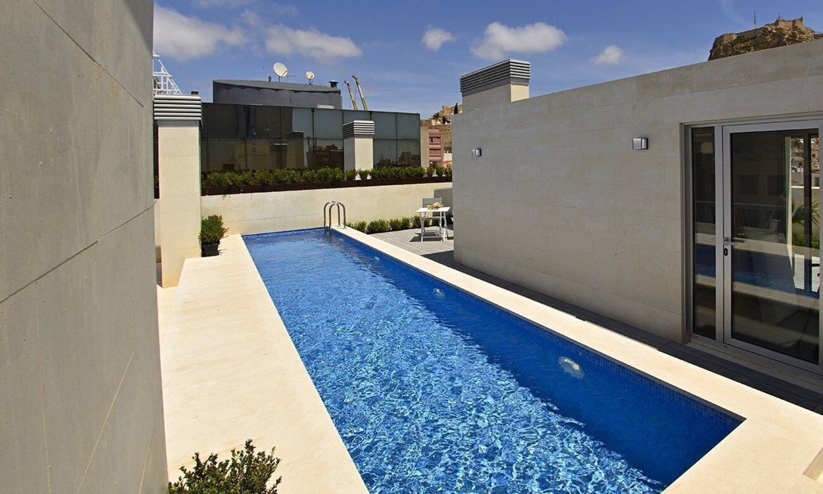 Alicante City Centre Apartment | HoliHome Rambla 24