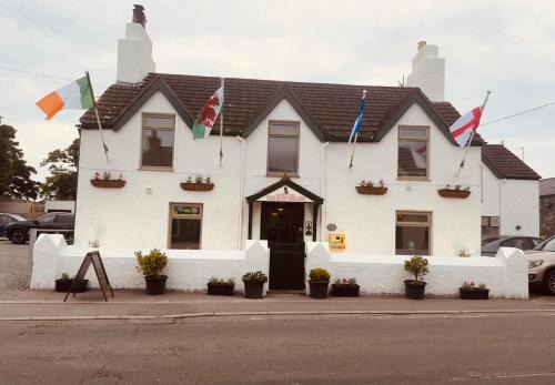 Llanfachraeth Hotel | Holland Hotel