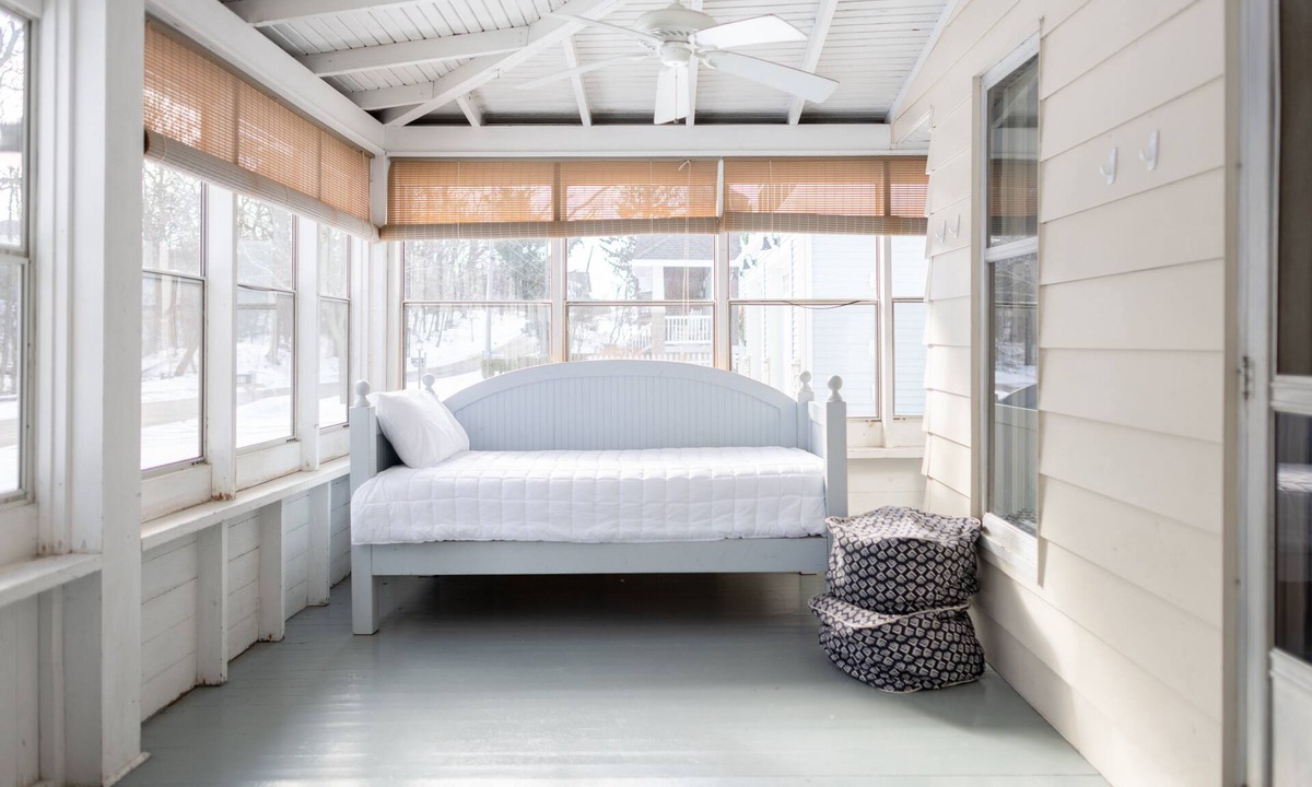 Ottawa Beach Cottage | Holland State Park Cottage