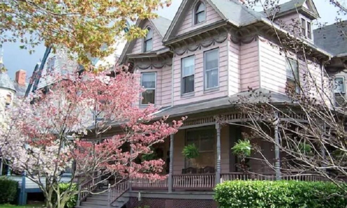 Frederick Bed & Breakfast | Hollerstown Hill Bed and Breakfast