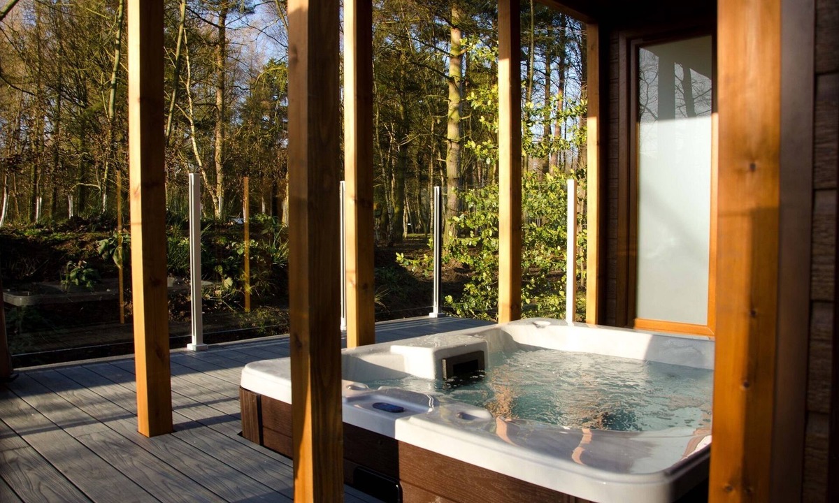 Acomb Cabin | Hollicarrs - Honeycomb Lodge