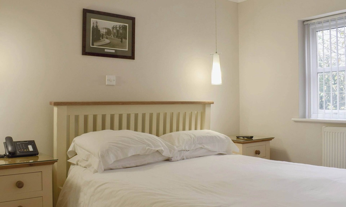 Norton Sub Hamdon Cottage | Hollies Cottage 5 - UKC4521