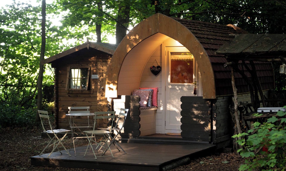 Penwood RV Rental | Hollington Park Glamping