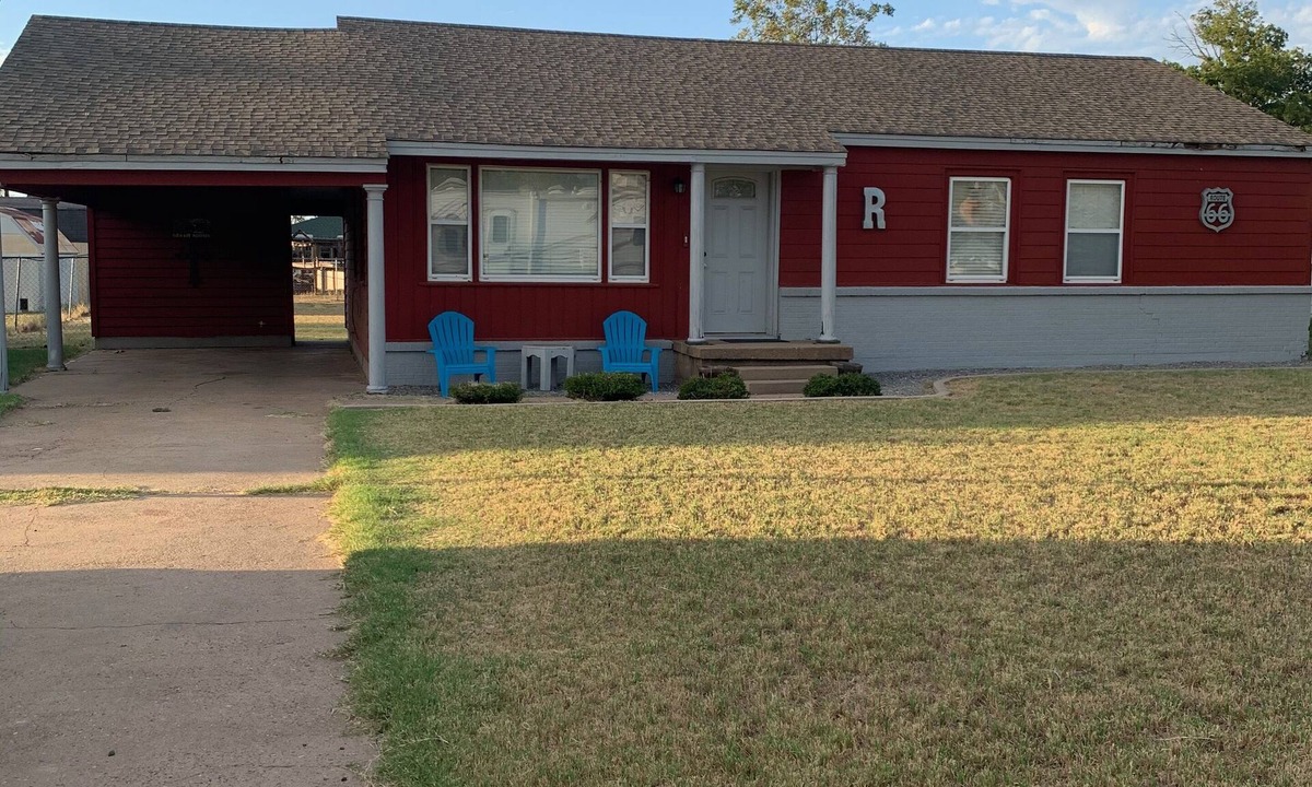 Hollis House | Hollis Hideout Guest House