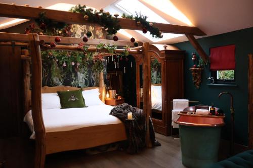 Layer de la Haye House | Hollow Heath