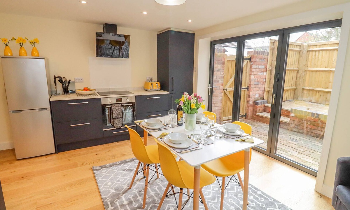 Clifford Chambers Cottage | Holly Cottage