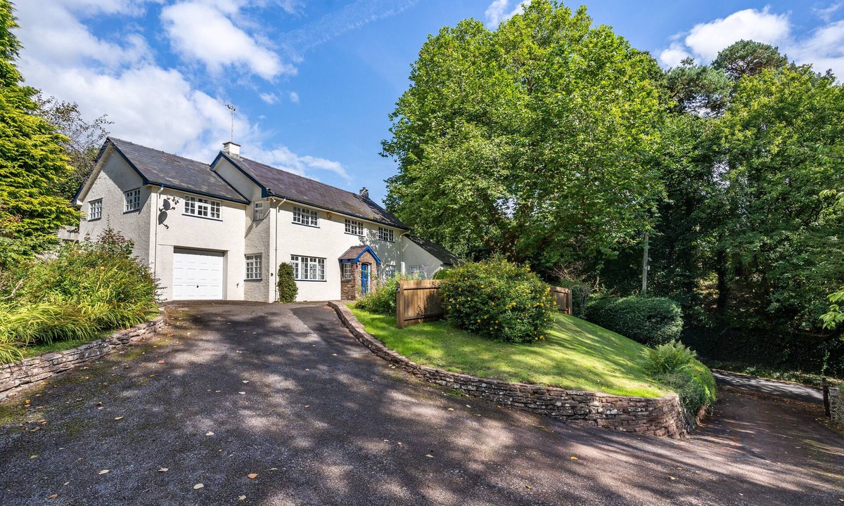 Llanfihangel Tal-y-llyn House | Holly Cottage - Scethrog