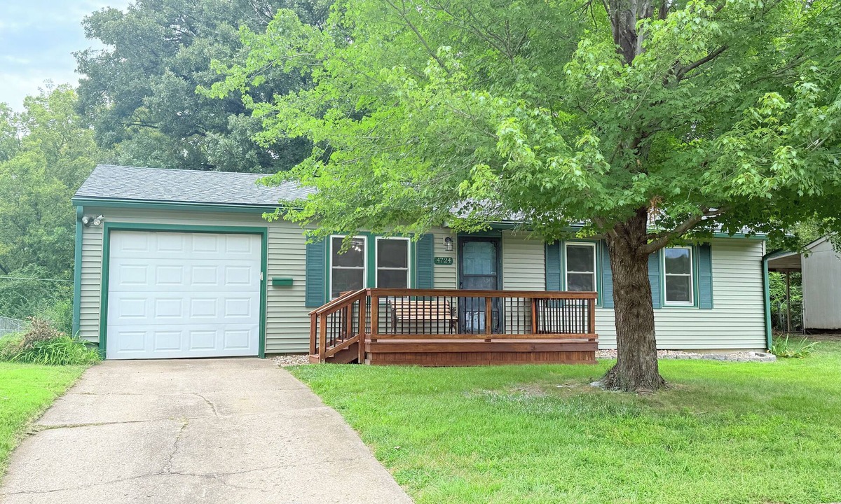 Topeka House | Holly House - Close to Interstate, Discovery Cent