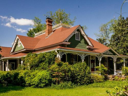 Hamilton Bed & Breakfast | Holly House of Hamilton