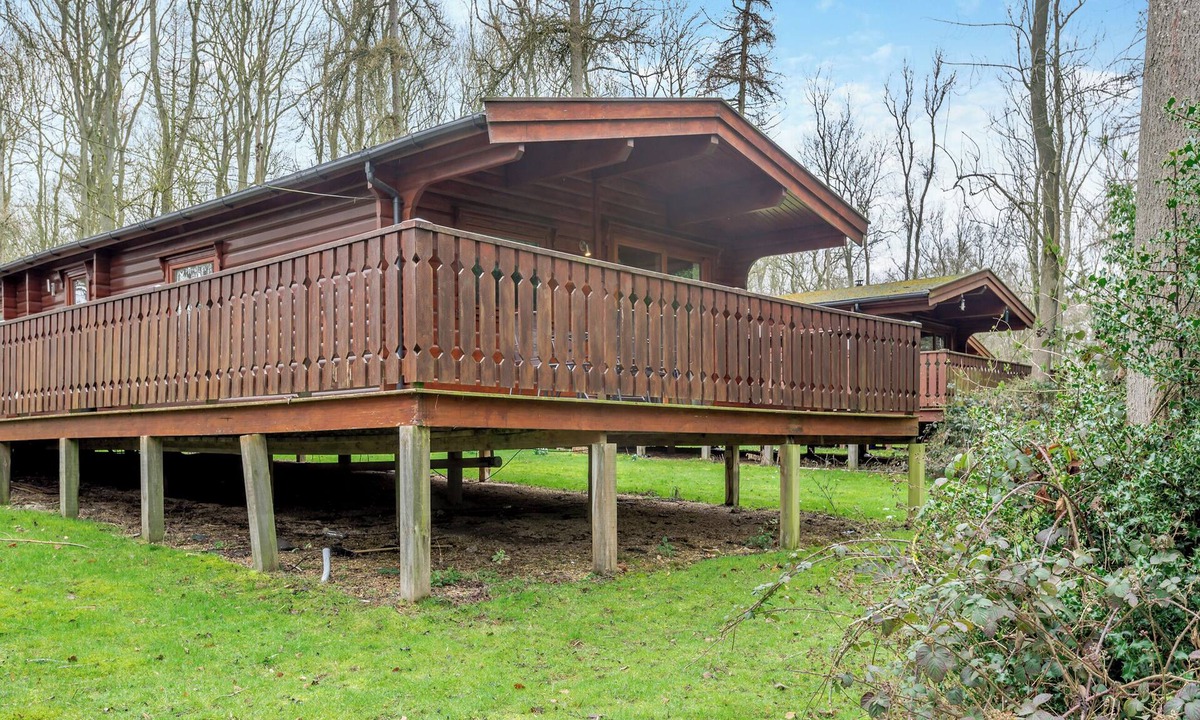 Kenwick Cottage | Holly Lodge - UK37185