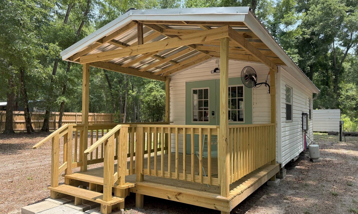 Branford Cabin | Holly Springs Cabin