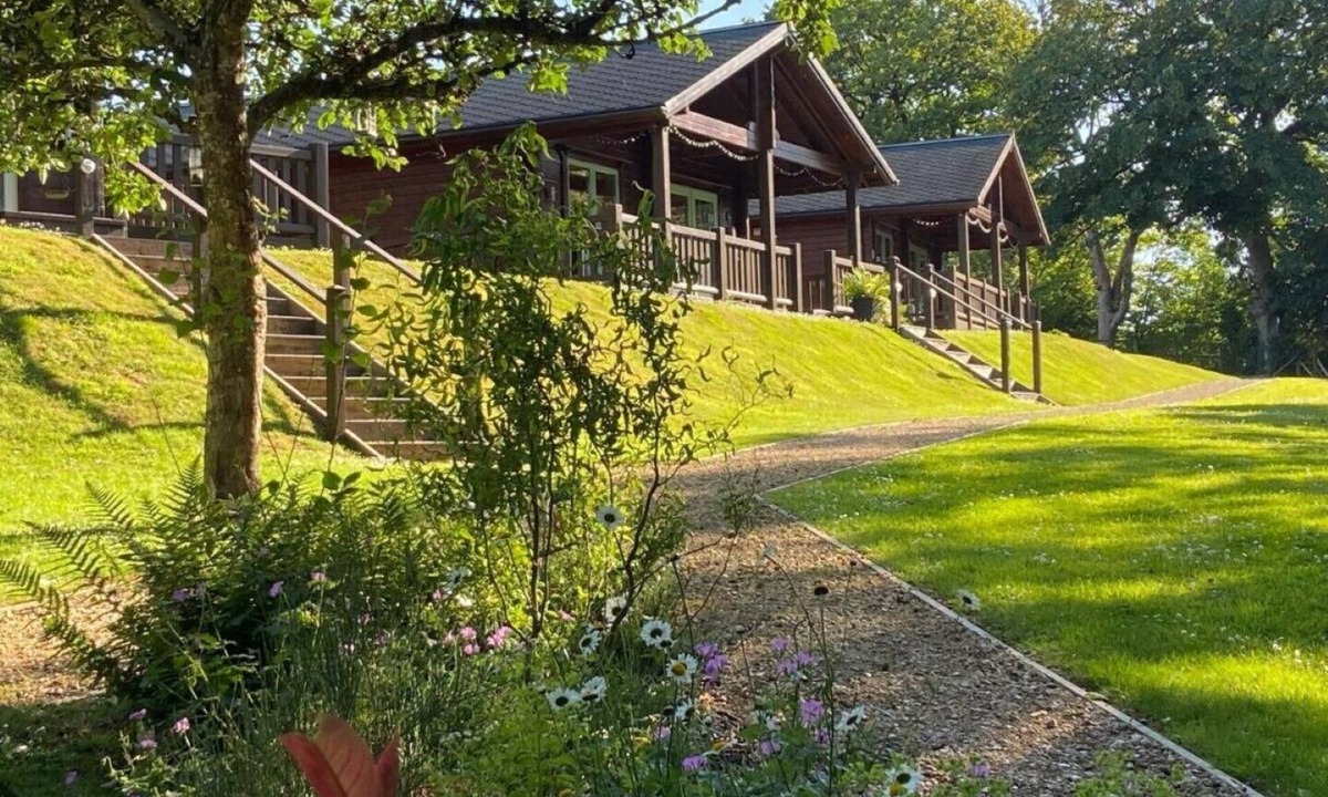 Leigh upon Mendip Cabin | Hollybush Lodges