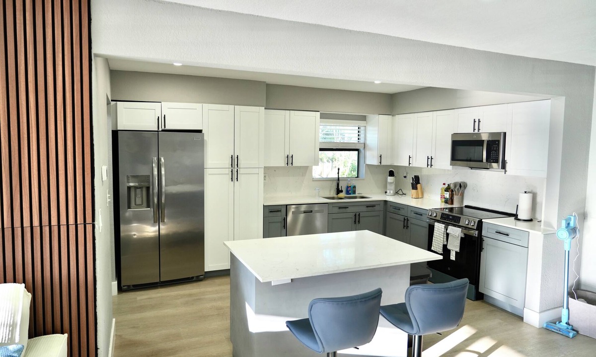 Driftwood House | Hollywood 3801