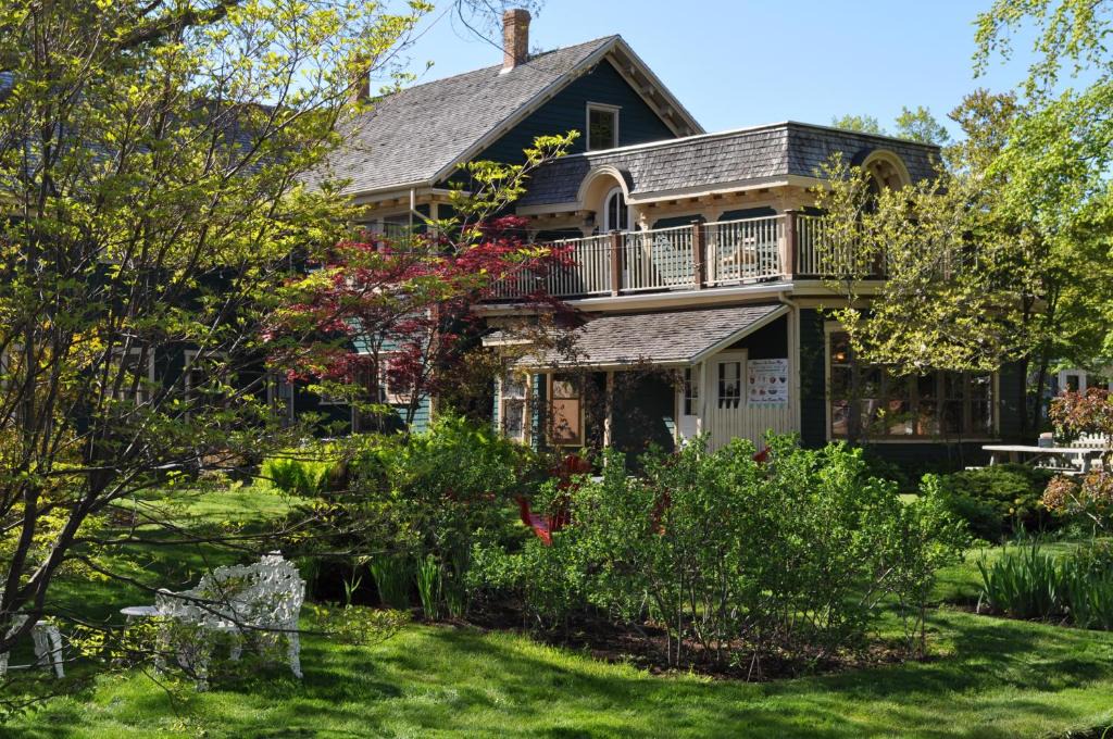 Summerside House | Holman's Heritage Suites