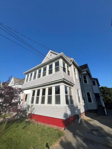 Holyoke Apartment | Holyoke House Oasis - Calm Trips