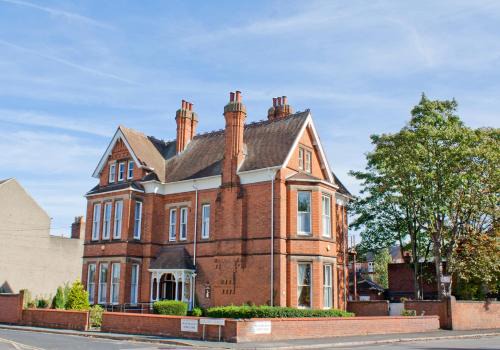Loughborough Bed & Breakfast | Holywell House