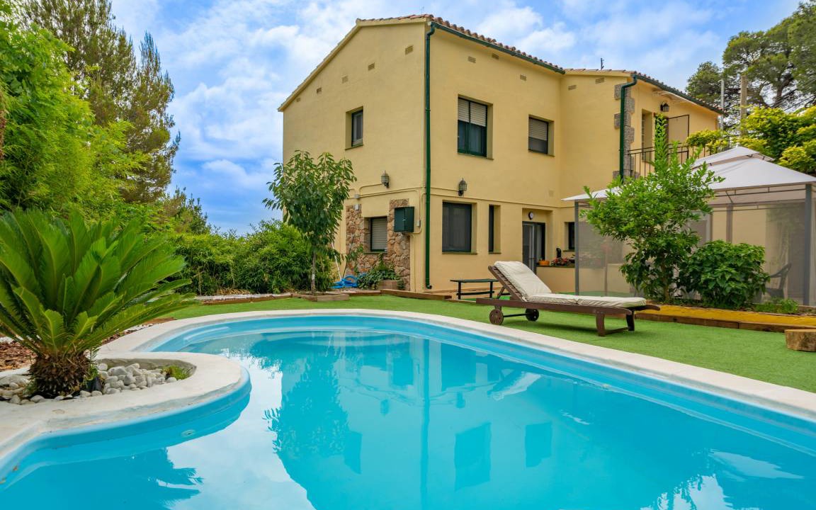 Sant Cebria de Vallalta Villa | HomeHolidaysRentals Wylla - Costa Barcelona