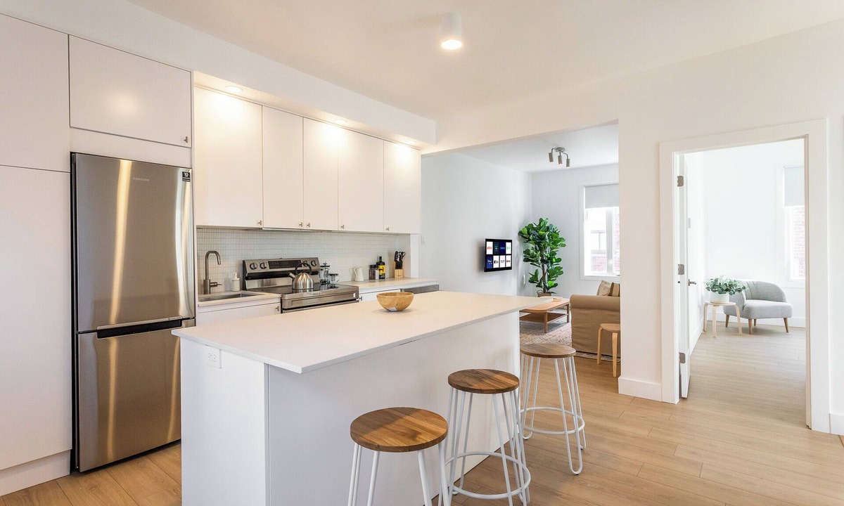 Hochelaga Apartment | HOMA-Comfort&Style-2BR-Spacious-Natural Light-FeelHome-A/C-SelfCheckIn-Metro