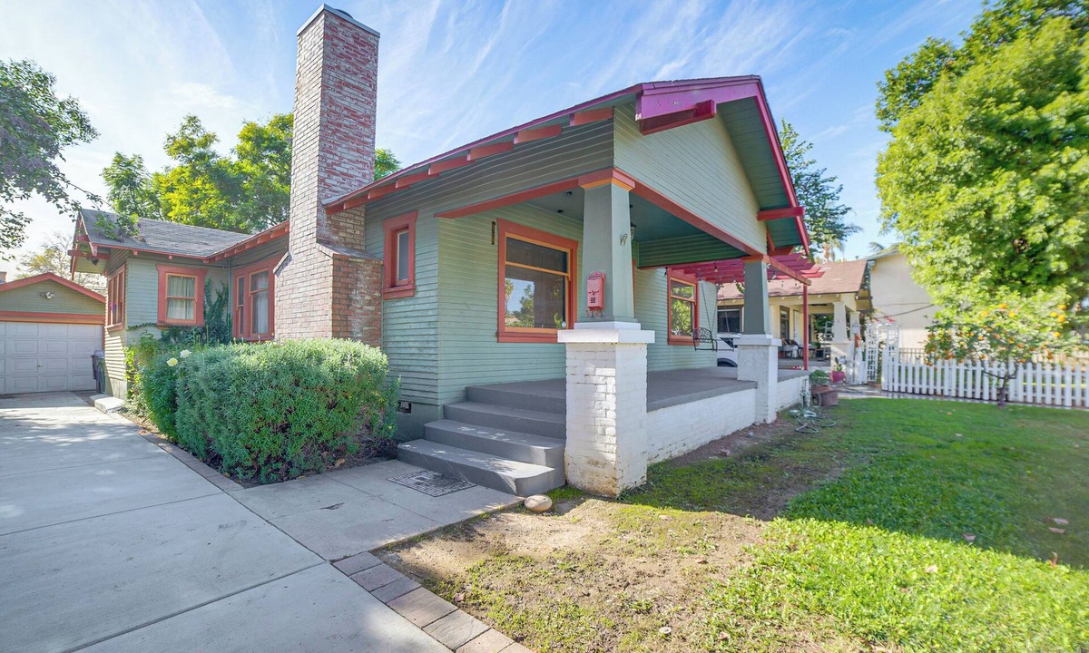 Downtown Riverside House | Home 1/2 Mi to Dtwn Riverside: Families Welcome!