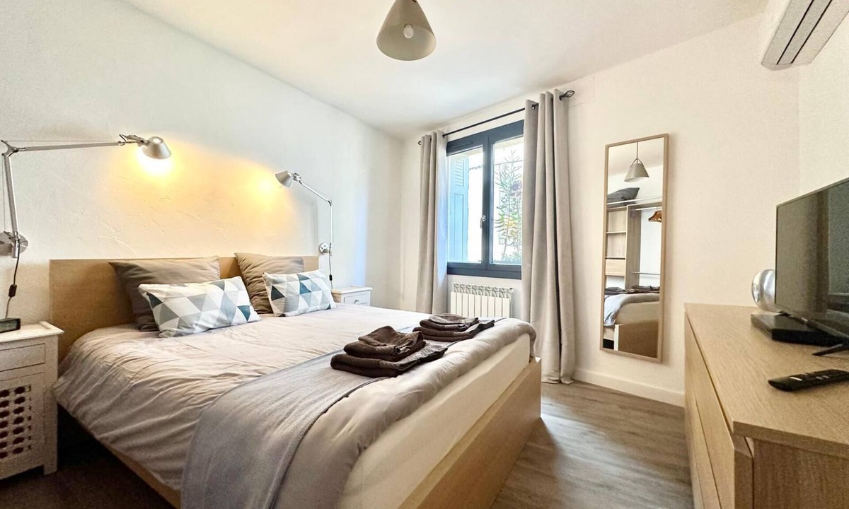 Chateauneuf-du-Pape Cottage | Home 12 les Vignes Gite