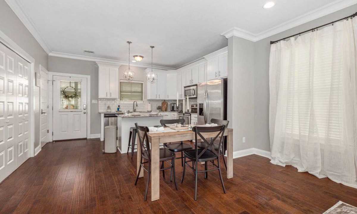 Lake Charles Condo | Home 4 U at Olive Bayou! Downtown Lake Charles