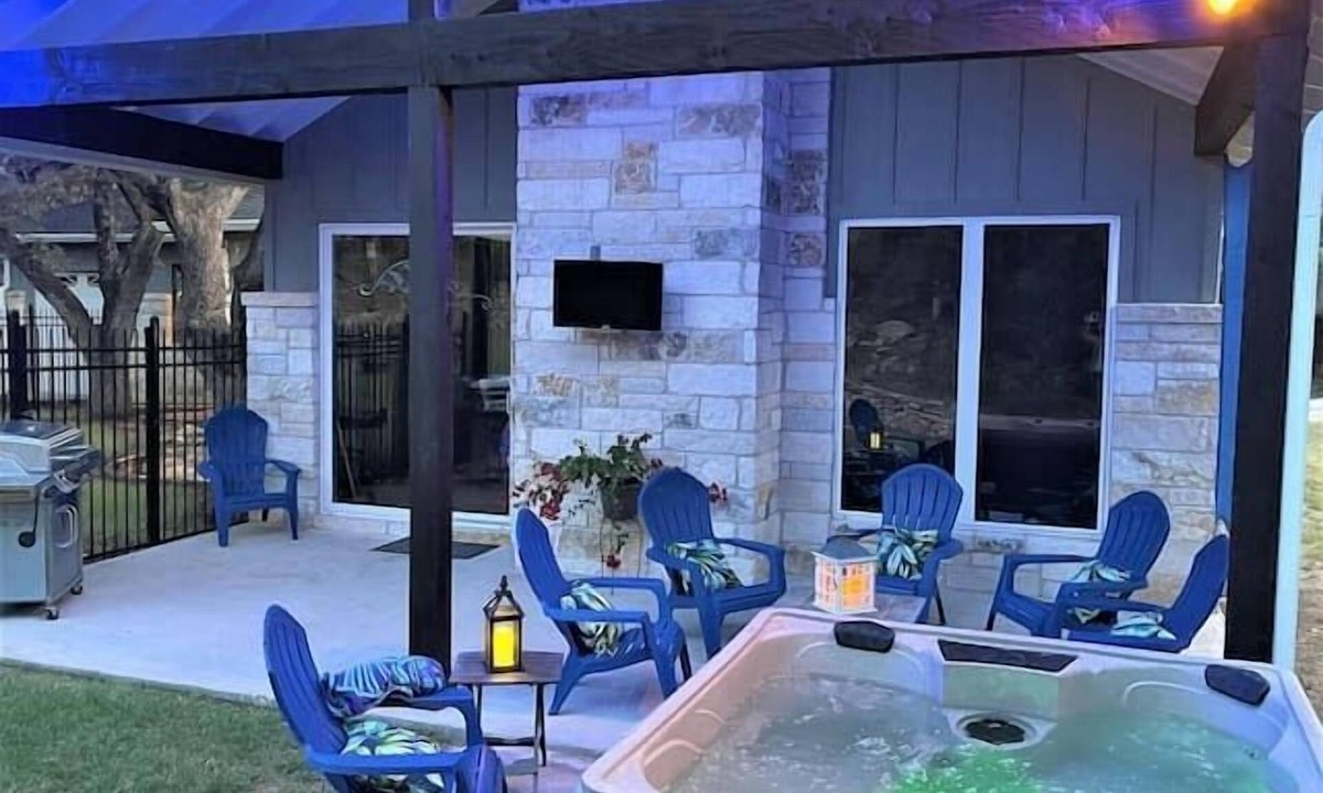 Highland Lake Estates House | Home at Lake Travis w/Hot Tub by Barclé