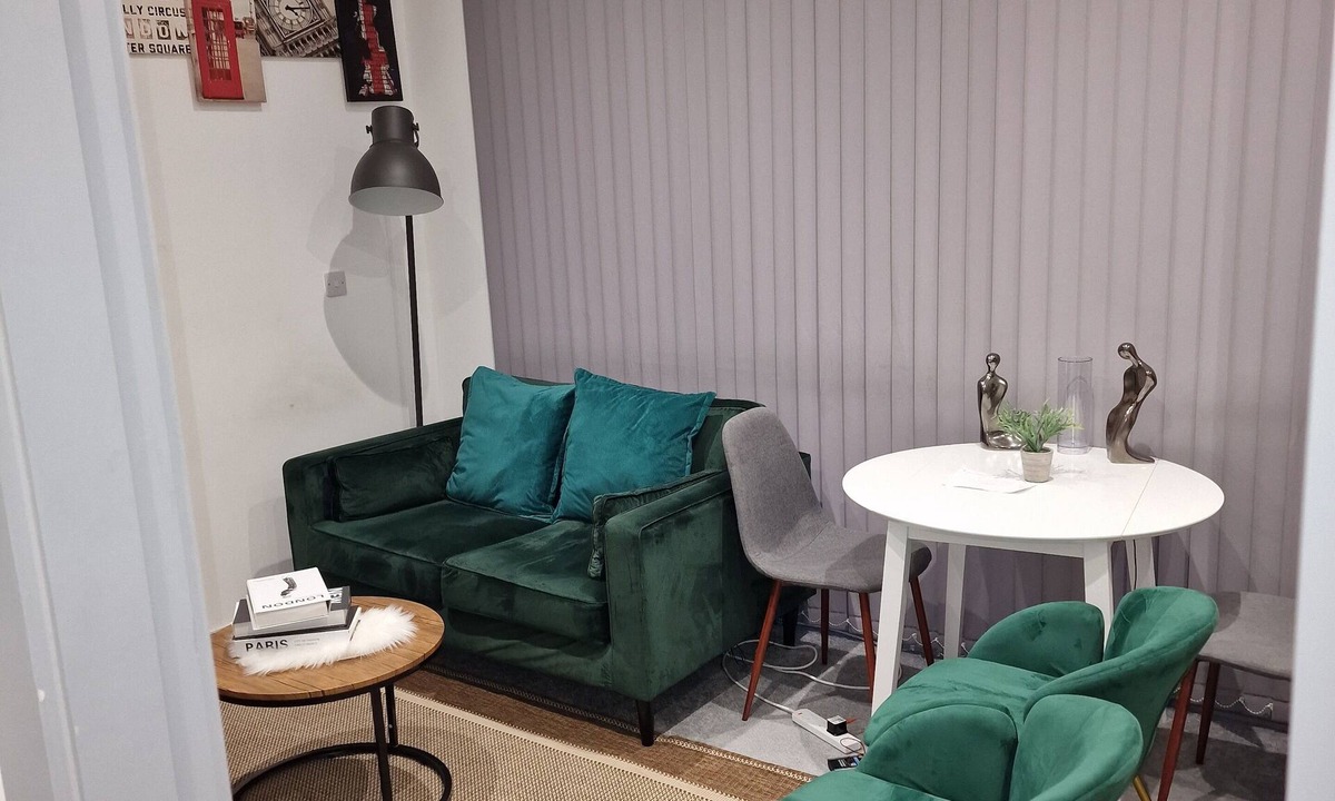 Brierley Hill Apartment | Home Away From Home.