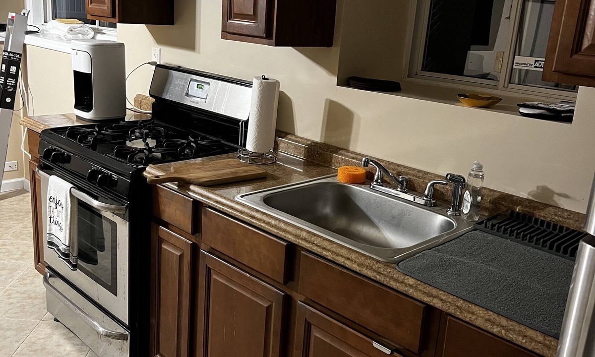 New Dorp Beach Apartment | Home away from home