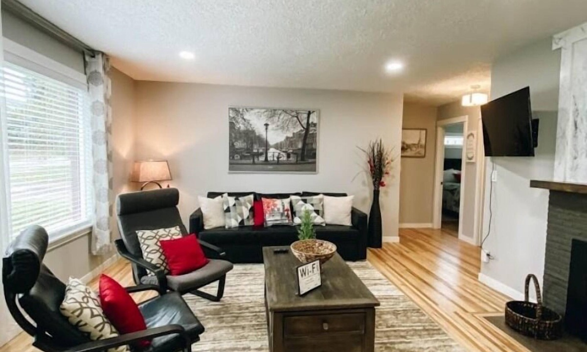 Vancouver House | HOME AWAY FROM HOME 3 Bd 2 bath