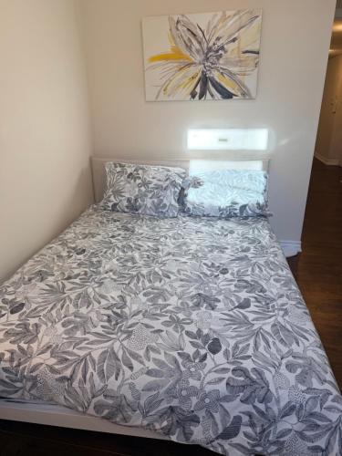 Churchill Meadows Apartment | Home Away From Home