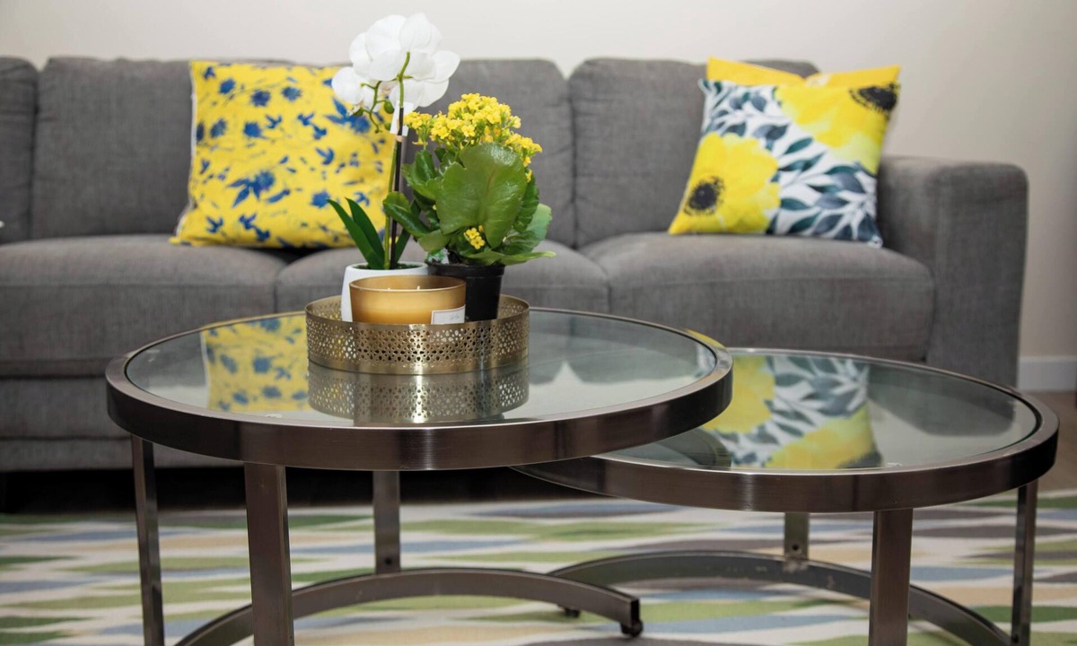 Winnipeg House | Home Away from Home! Family-sized vacations, group getaways, business trips,