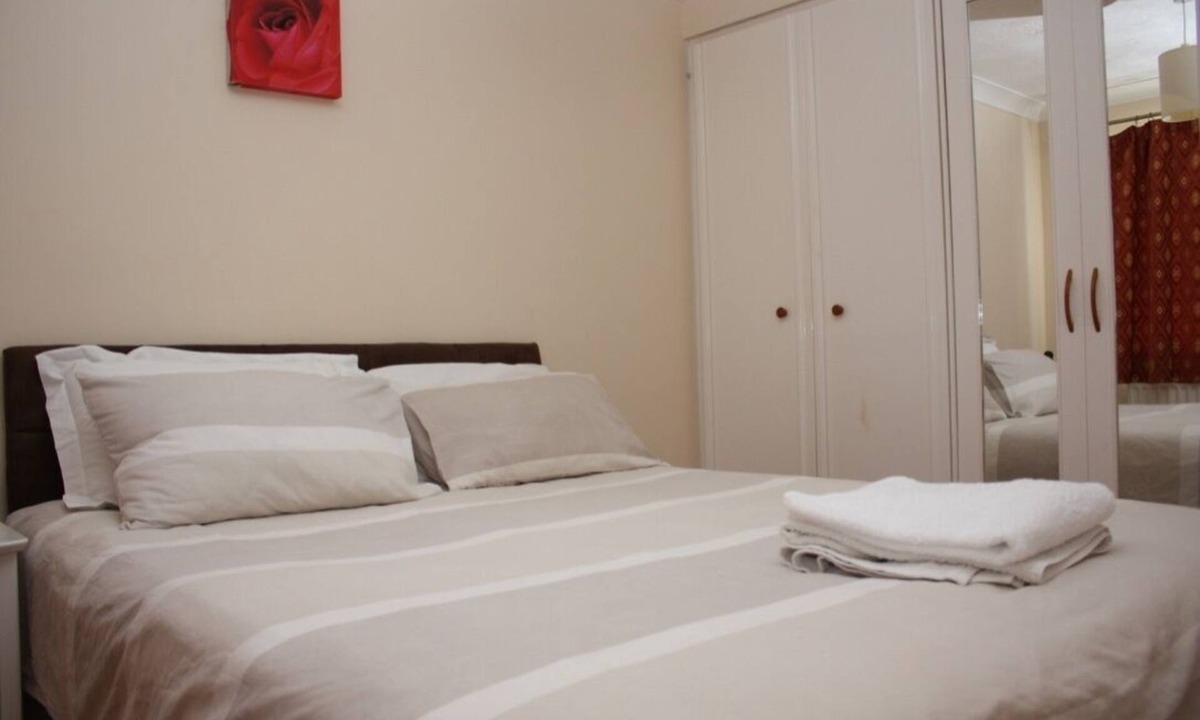 Colchester House | Home Away From Home - Relax with Netflix