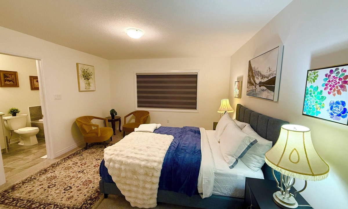Thorold House | Home away from home- Minutes from Niagara Falls and theme park.