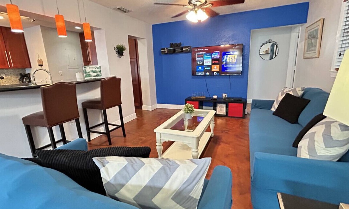 Westchester House | HOME AWAY FROM HOME Near Airport/Malls/Highways