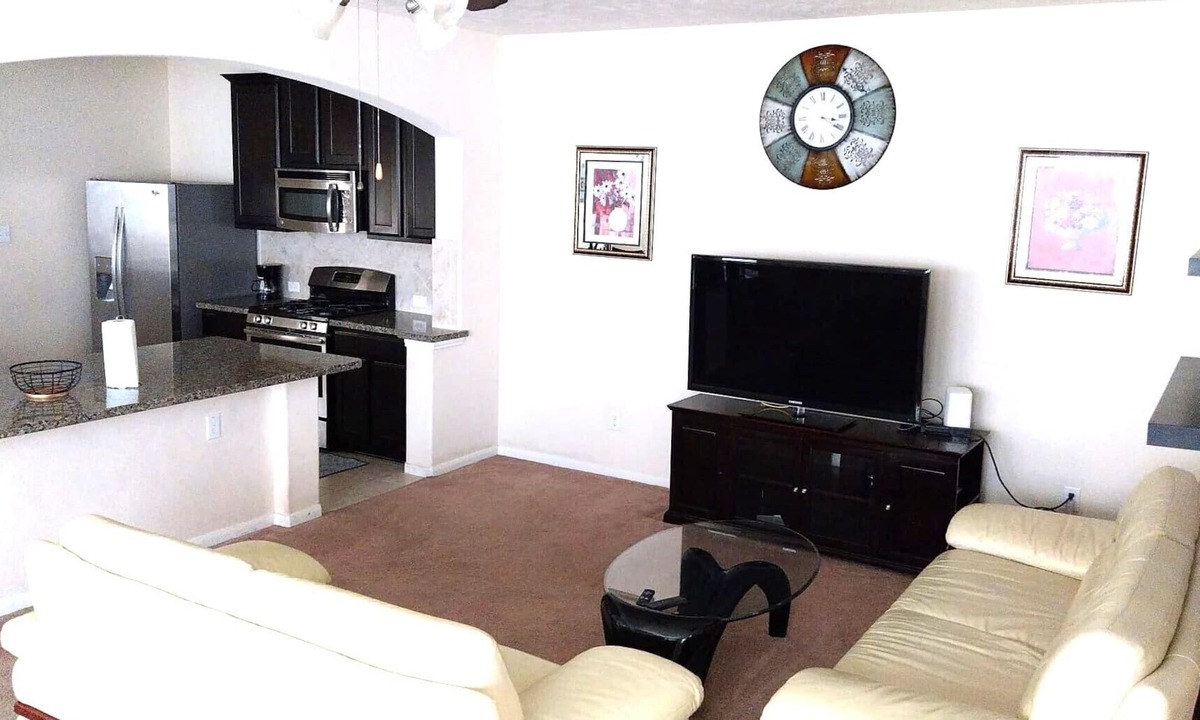 Barker House | Home Away from Home - Safe & Quiet Location Easy Access Plenty Commerce around