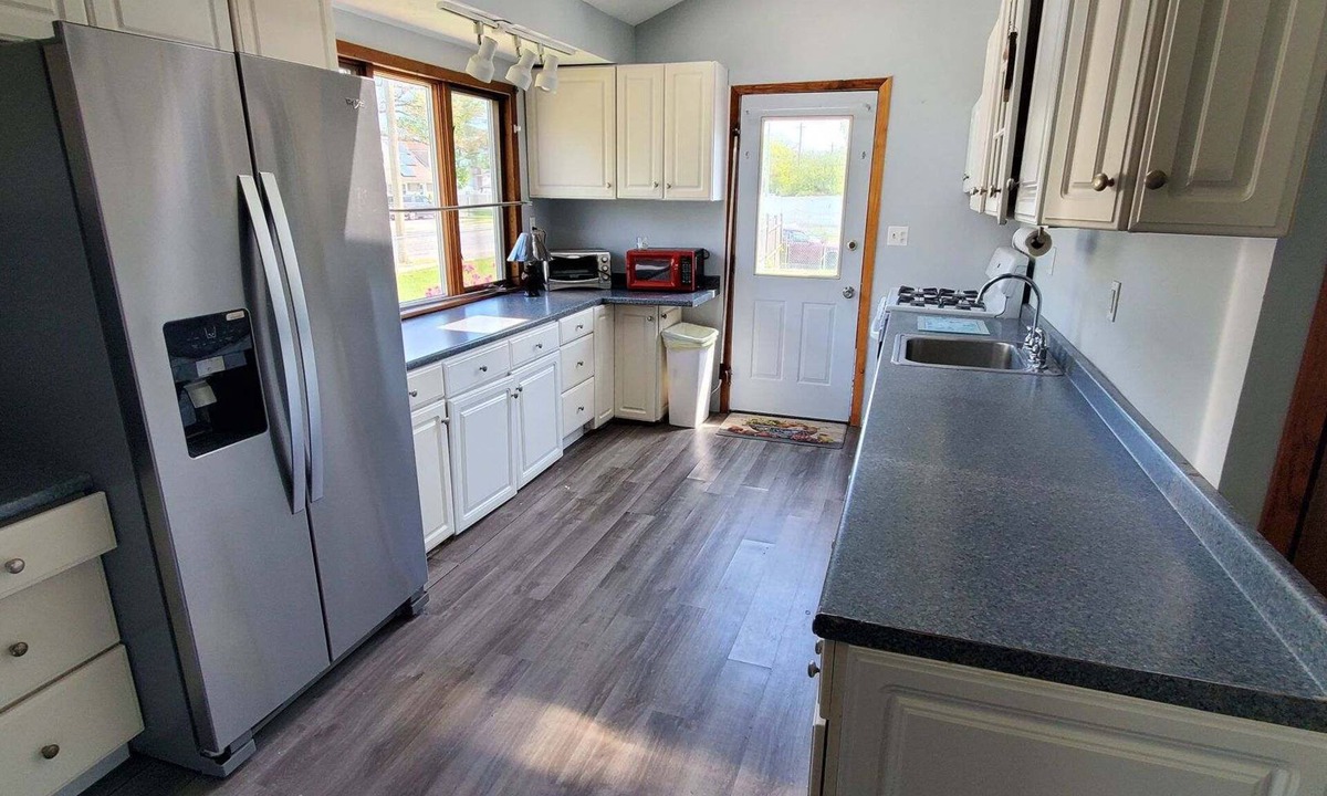 Bay Shore House | Home Away From Home