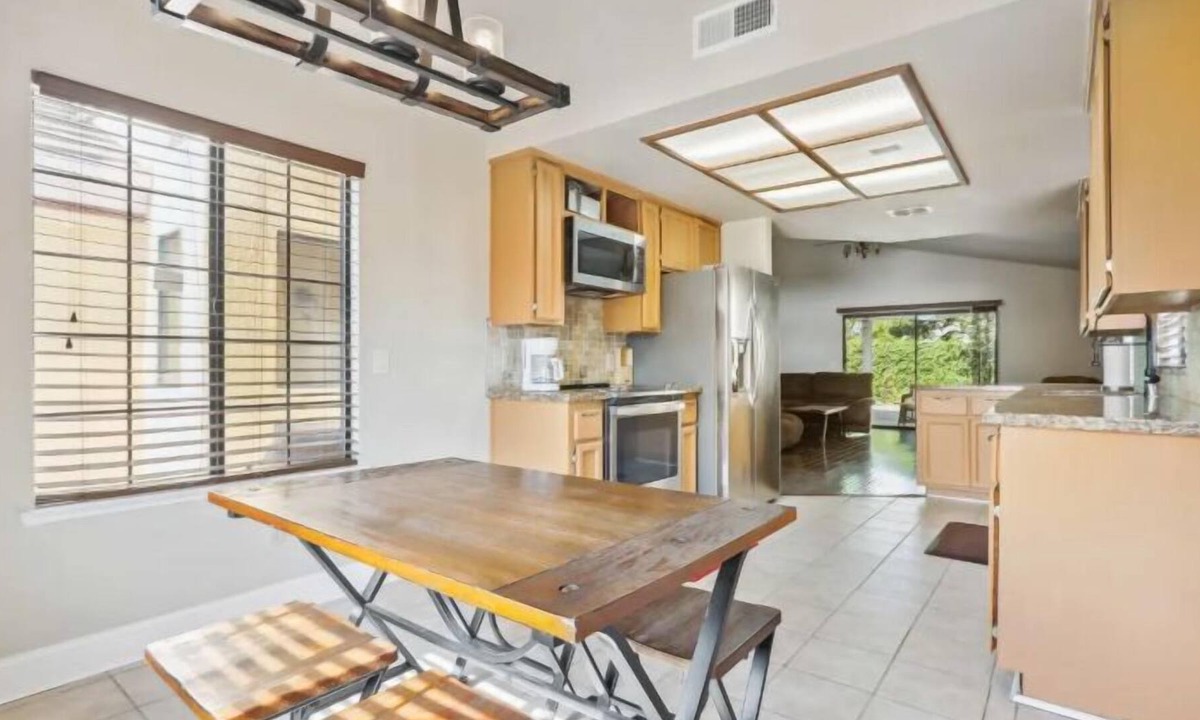 Elk Grove House | Home away from home