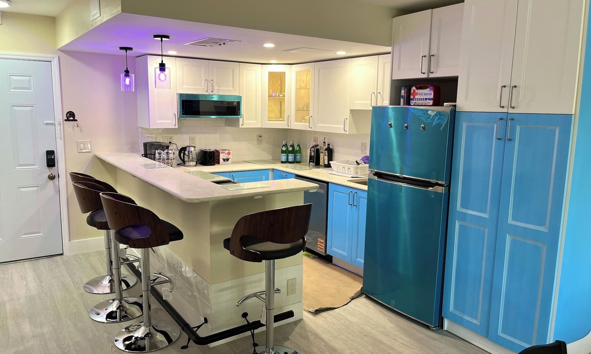 Central Beach Condo | Home away from Home 2 blocks from Fort Lauderdale Beach.