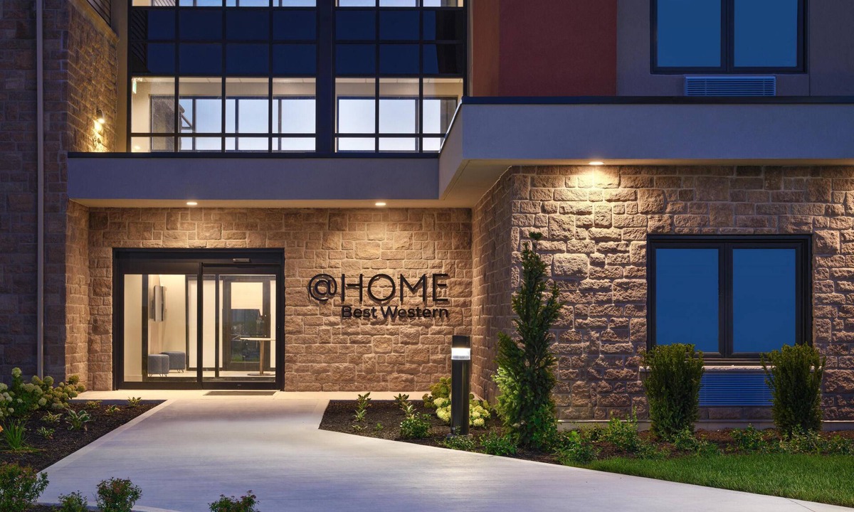 Walkerton Hotel | @HOME by Best Western Walkerton