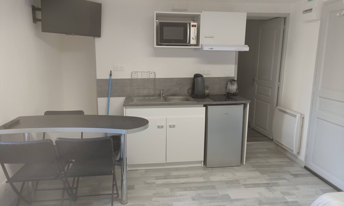 Charmes Apartment | Home Connect A1 Apartment