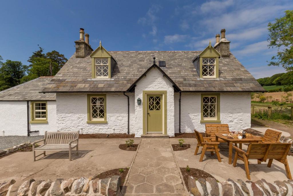 Stranraer House | Home Farm Cottage
