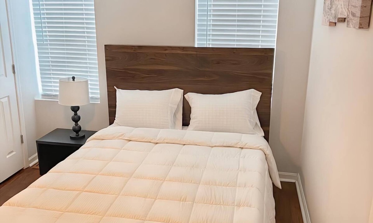 Upper Fells Point House | Home for professionals