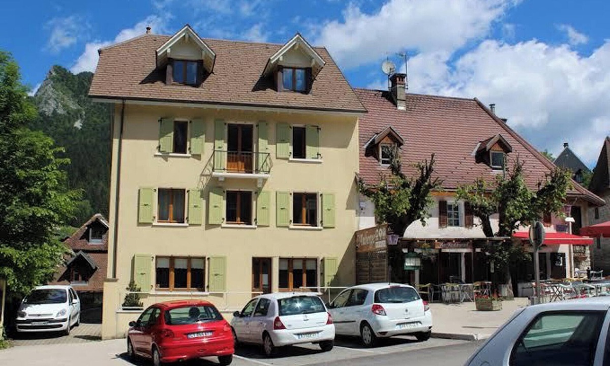 Saint-Pierre-de-Chartreuse Apartment | Homerez - Apt. St-Pierre Chartreuse, mountain view.